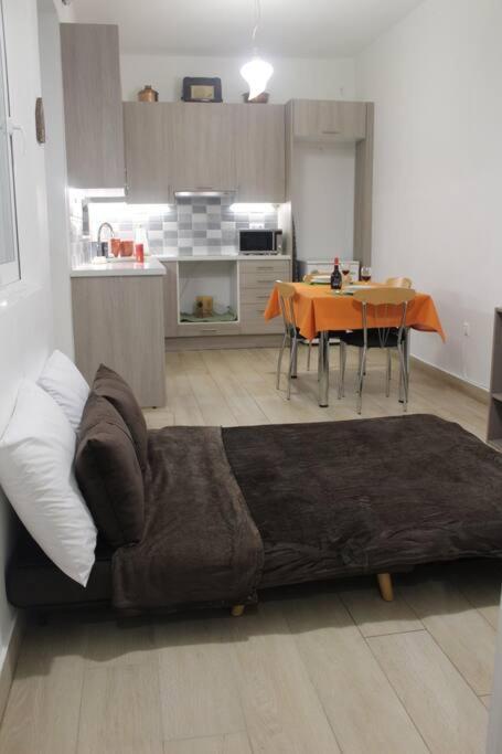 Ranias'S House 2 Apartment พีเรียส ภายนอก รูปภาพ
