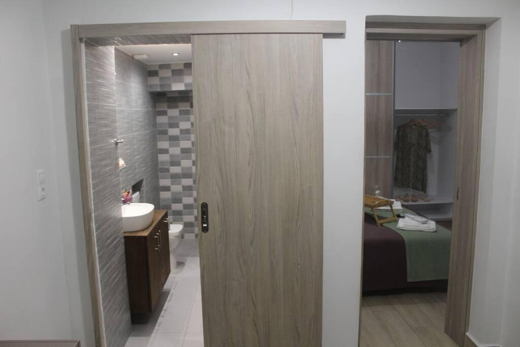 Ranias'S House 2 Apartment พีเรียส ภายนอก รูปภาพ