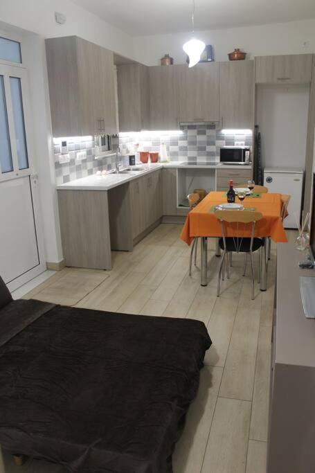 Ranias'S House 2 Apartment พีเรียส ภายนอก รูปภาพ